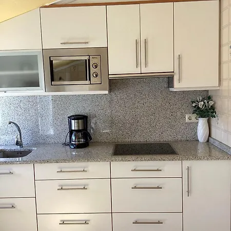 Atico Con Terraza Apartamento *